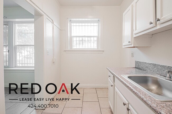 Foto del edificio - 1000 S Grand View St