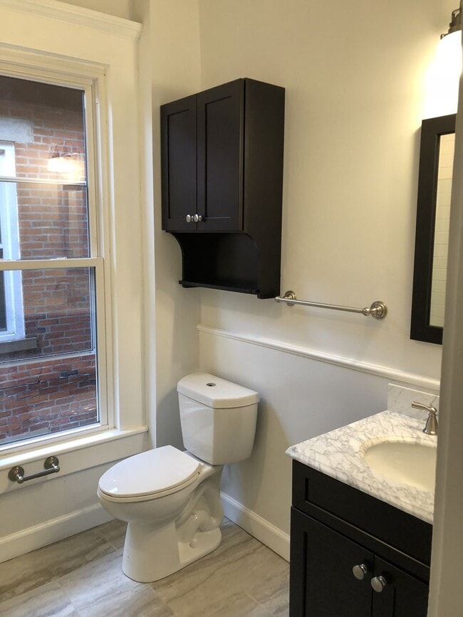 Building Photo - W King Ave 101-101.5 MLR