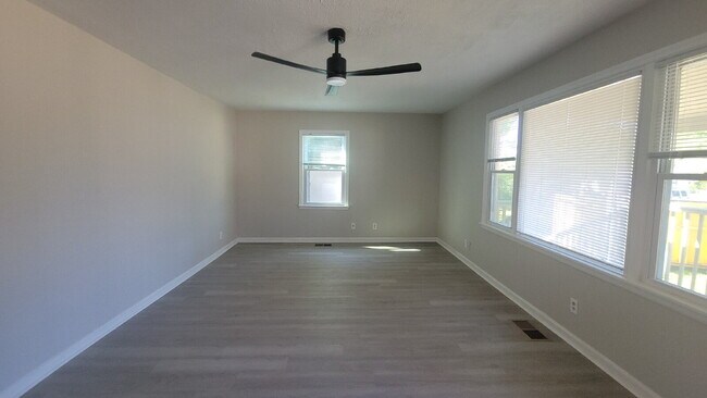 Foto del edificio - "2-Bedroom Retreat with Cozy Comfort in Huntsville!"