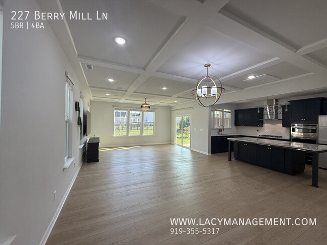 Building Photo - 227 Berry Ml Ln