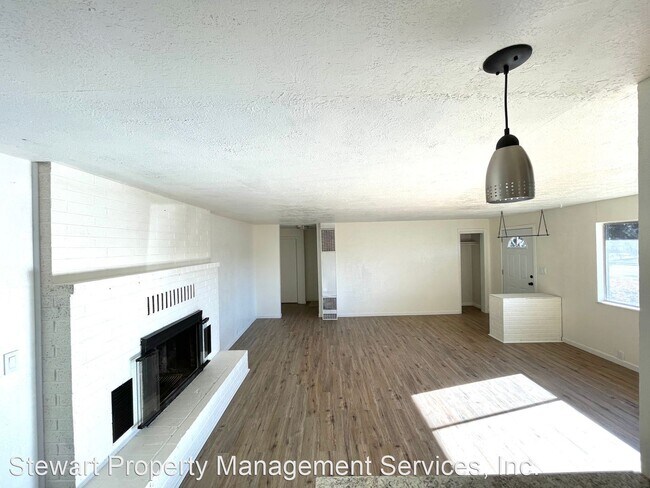 Building Photo - 3 br, 1 bath House - 421 Lytton Street