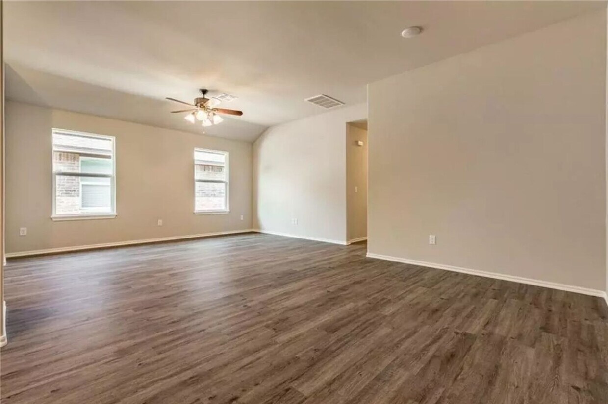 Building Photo - 324 Chalk Hill Ct