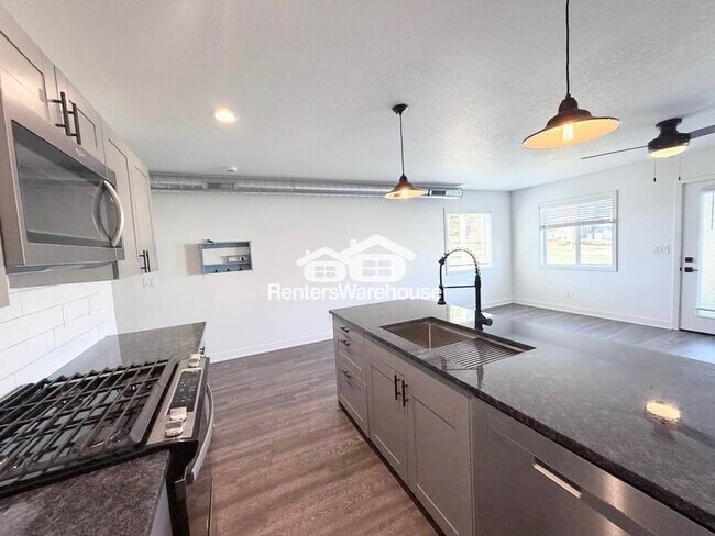 Foto del edificio - 2103 Willis Ave