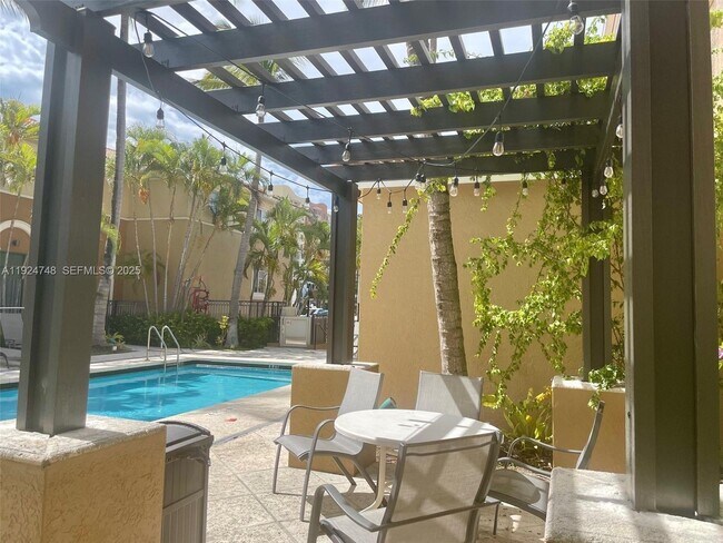 Foto del edificio - 2891 NE 185th St