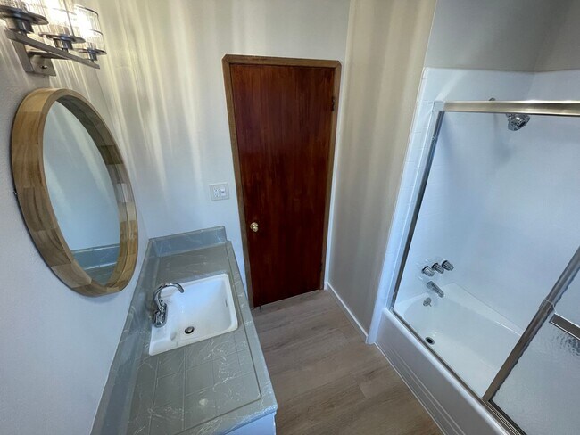 Foto del edificio - $3,790 / 3b/2bth - COMPLETELY REMODELED HO...
