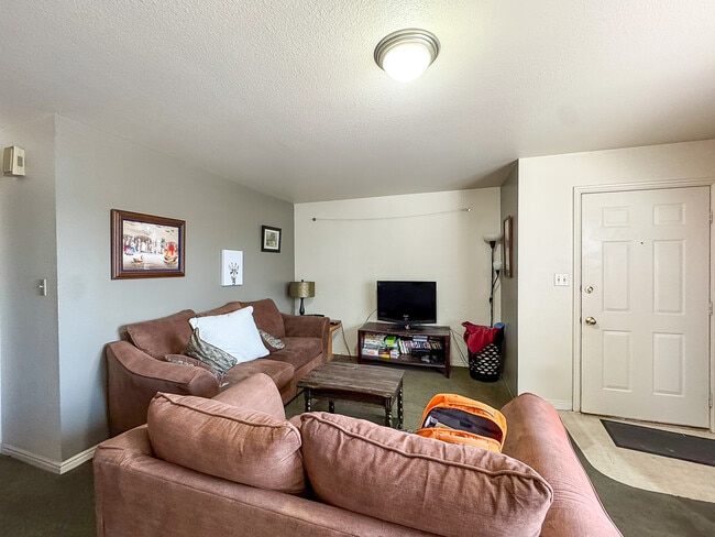 Building Photo - 243 E 400 N