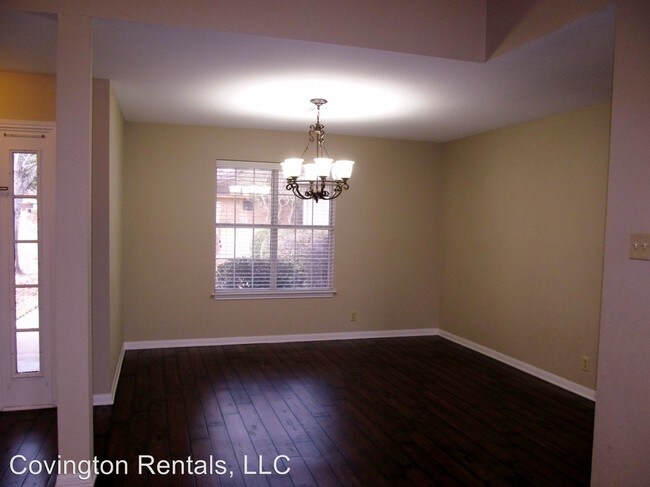 Building Photo - 3104 Red Oak Dr
