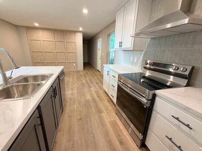 Building Photo - 30540 Black Duck Dr