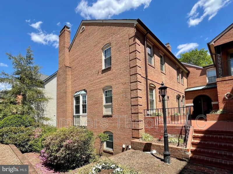 Foto principal - 1800 21st St N