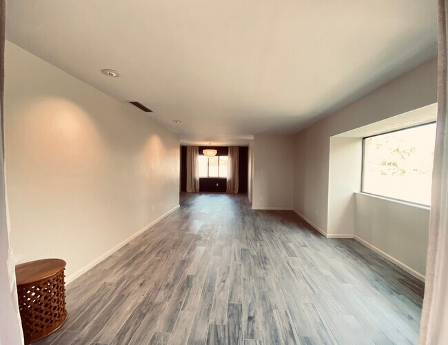 Foto del edificio - 910 Vanderbilt Beach Rd