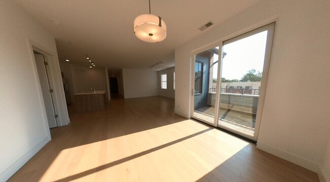 Foto del edificio - 1121 Greenleaf Ave