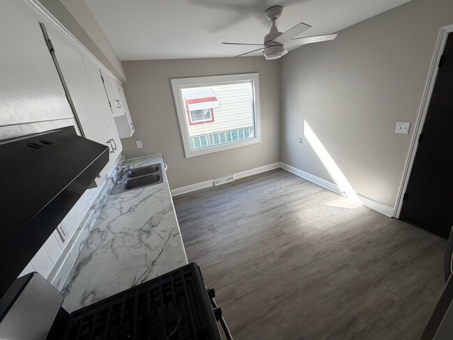 Building Photo - 516-518 South 70th Street