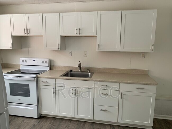 Foto del edificio - 952 Mayfield Pl