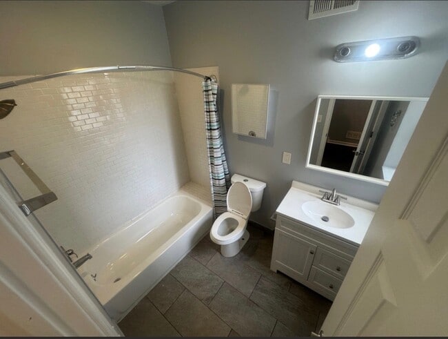 Photo - 2202 N Bouvier St Townhome