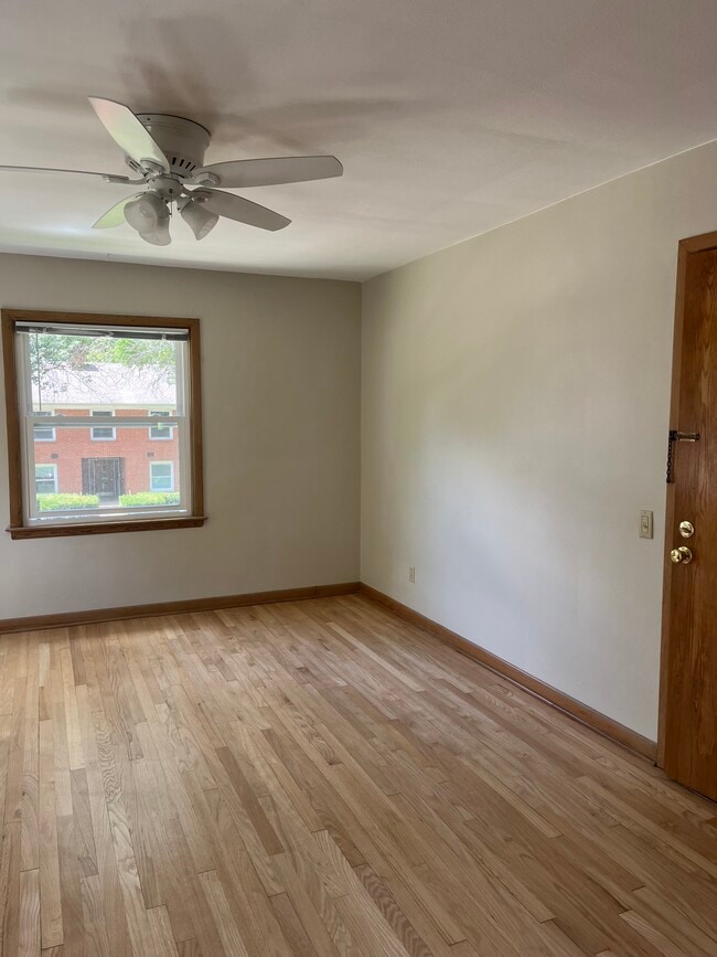 Building Photo - 309 Palomino Ln