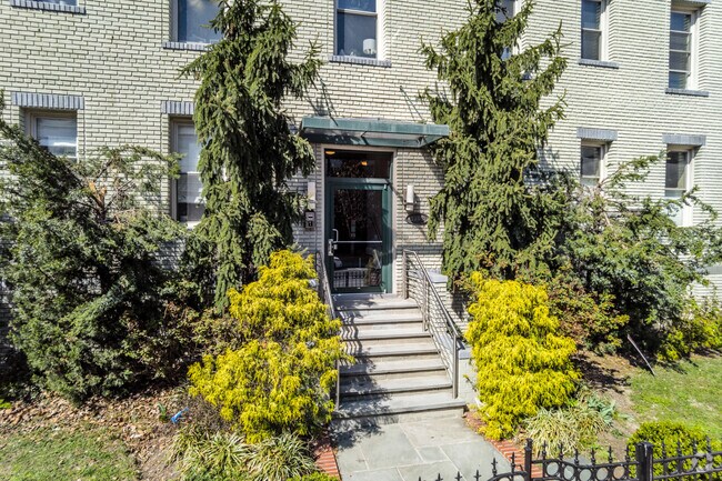 Entrada principal - 1718 1st St NW