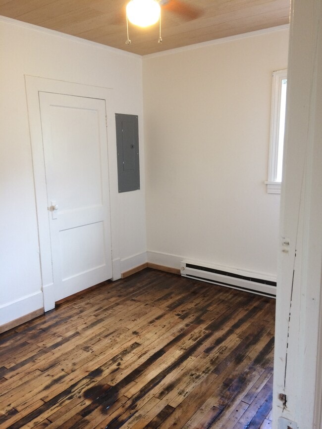 Building Photo - 1006 Mt Tabor Rd