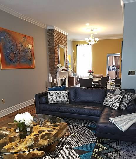 Living Room - 604 N Taylor Ave