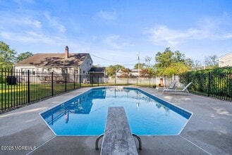 Building Photo - 23 Barbara Ln