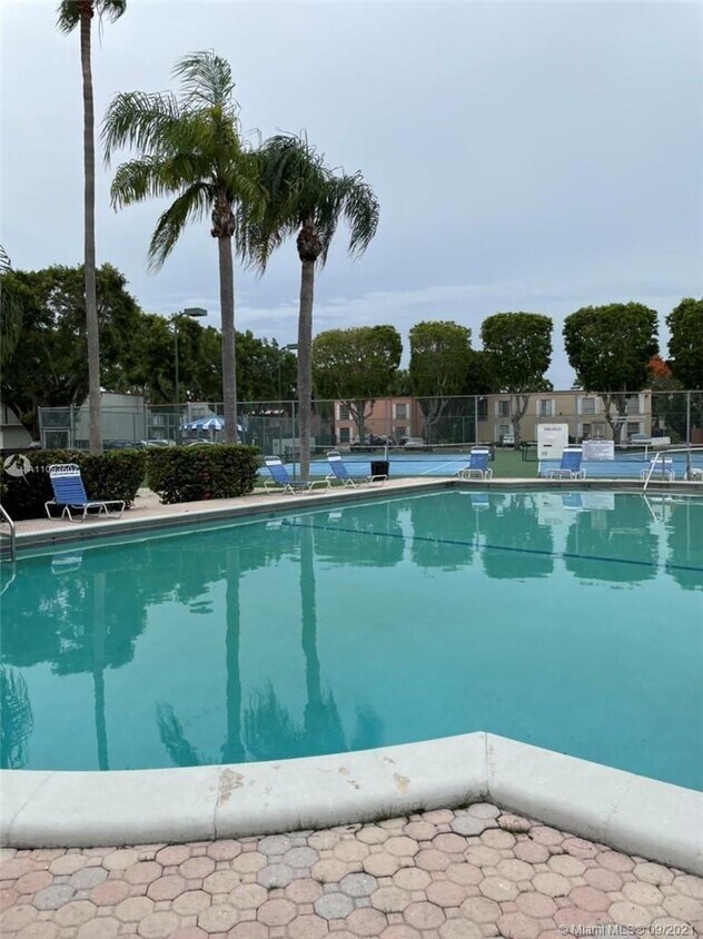 Foto principal - 10838 SW 88th St