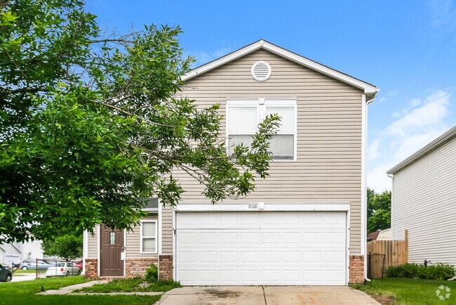 Building Photo - 2110 Dutch Elm Dr