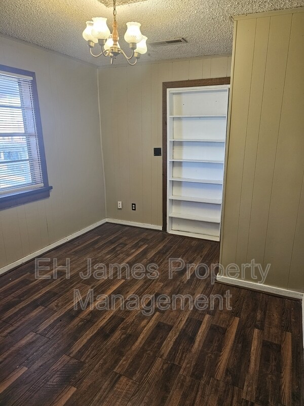 Foto del edificio - 217 N Wilson Ave