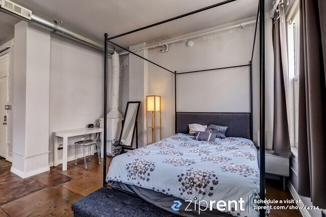 Foto del edificio - 215 W 7th St