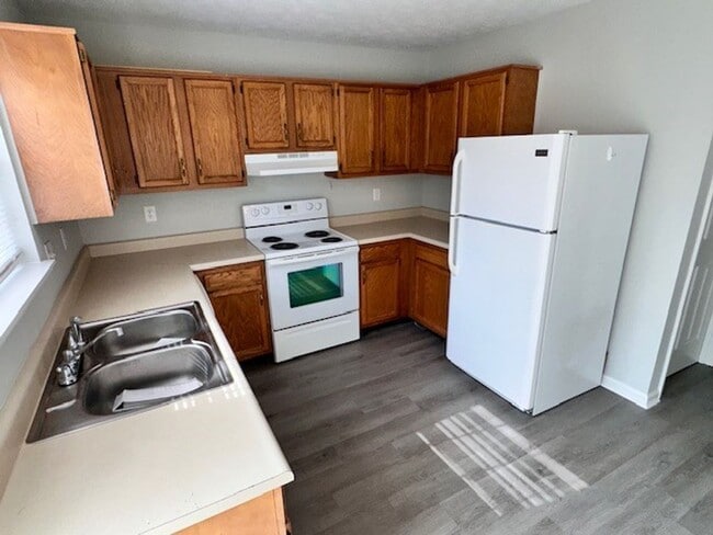 Photo - Lovely Townhouse in Winchester! All Electric, Off-Street Parking, W/D Hookups, Small Pets Ok!