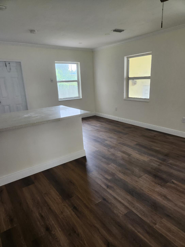 Foto del edificio - 9420 Little River Blvd