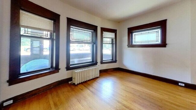 Building Photo - 111 E Gorham St