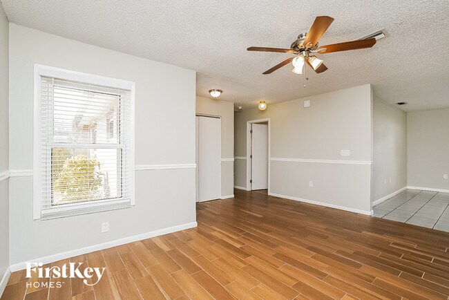 Building Photo - 1391 Dinnerbell Ln E