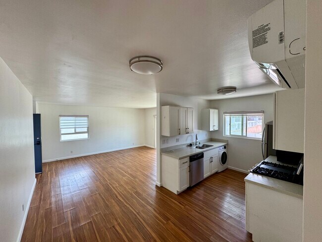 Foto del edificio - 275 N Oakland Ave