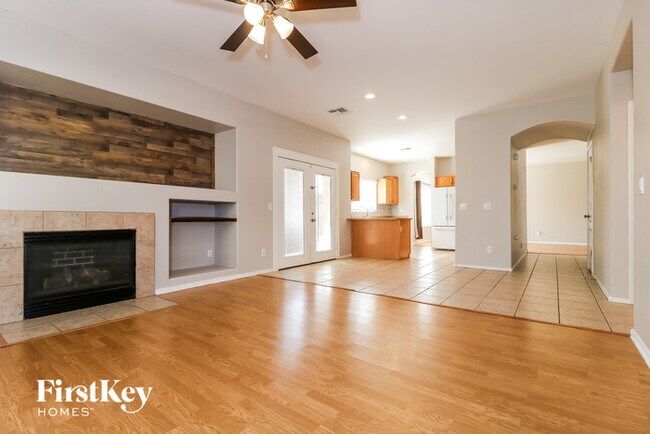 Foto del edificio - 12841 W Clarendon Ave