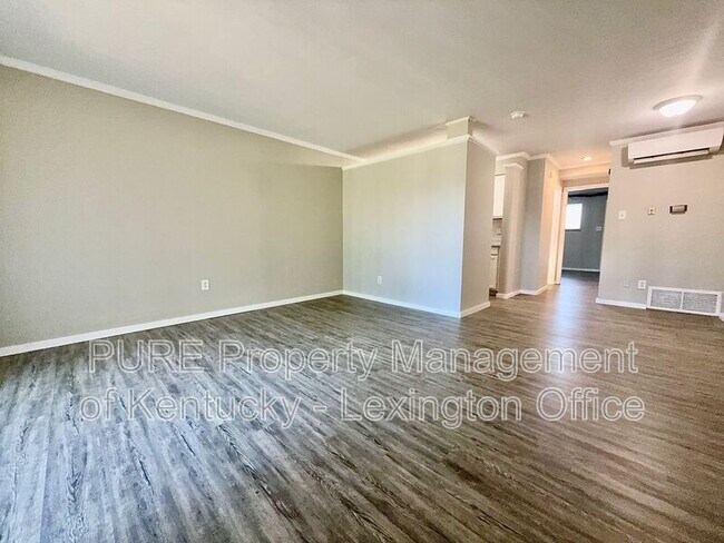 Building Photo - 1685 Alexandria Dr