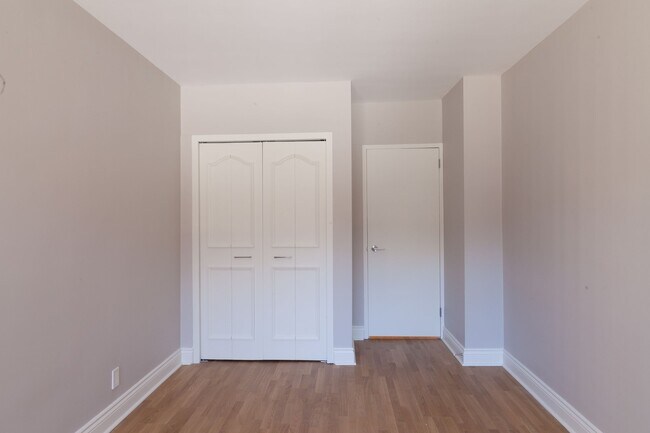 Building Photo - 4555 Av. Bonavista