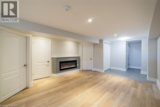 Photo du bâtiment - 225 E 24th St