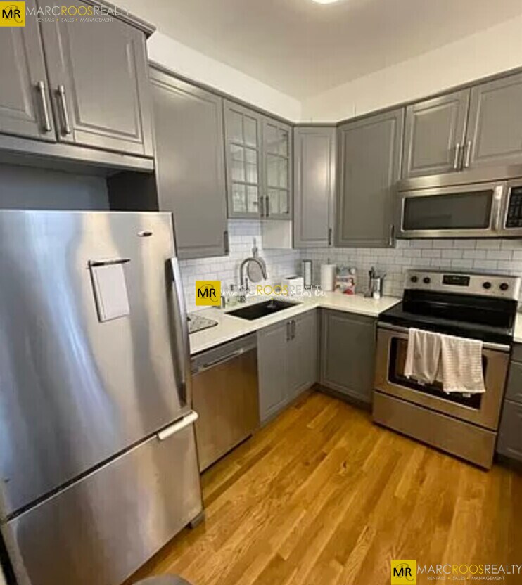 Foto del edificio - 910 Beacon St