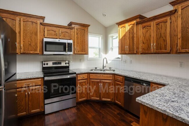 Building Photo - 8611 N Arcola Ave
