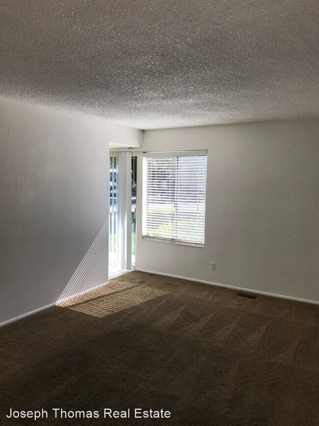 Building Photo - 615-615 600 W