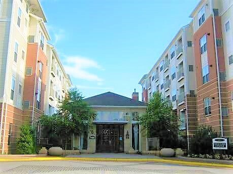 Entrada del edificio - 9480 Virginia Center Blvd