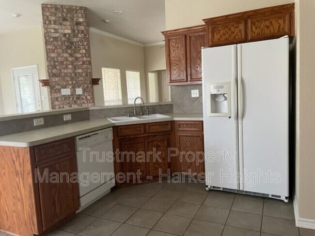 Building Photo - 701 Mustang Trail