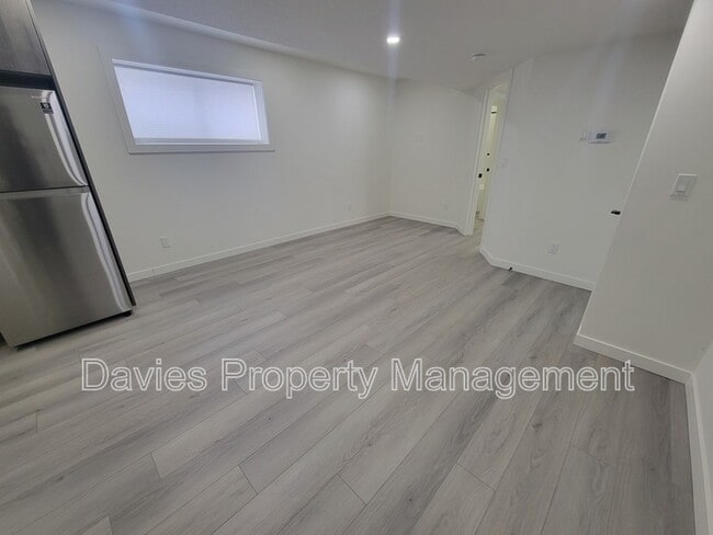 Building Photo - 17931-17960 60 St NW