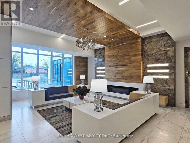 Photo du bâtiment - 7890 Bathurst St