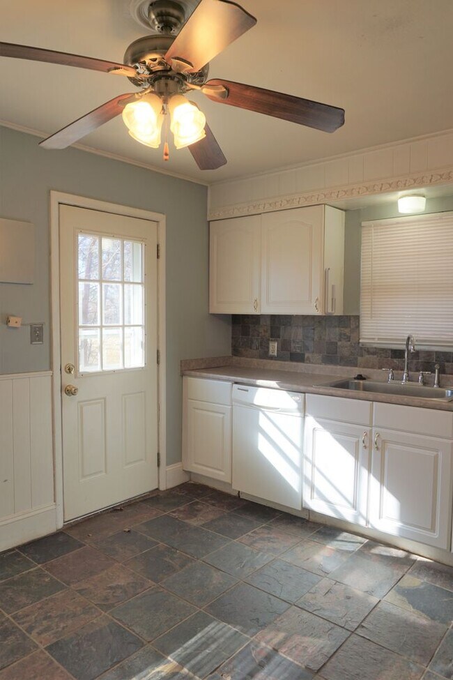 Foto del edificio - 3 Bed 1 Bath 1 Car in Steve Pennington Addition of NW OKC