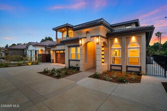 Building Photo - 295 Toyon Ct