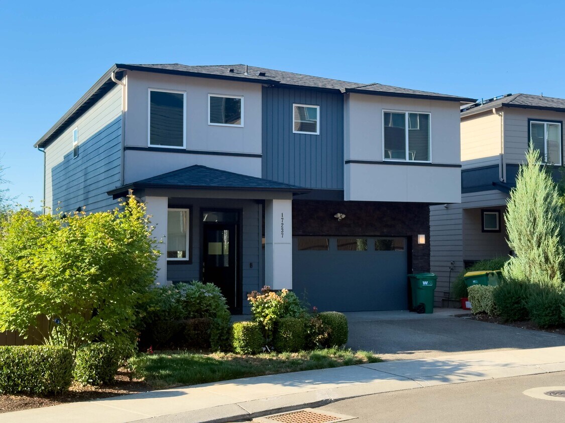Foto principal - 17237 NW Woodreed Ct