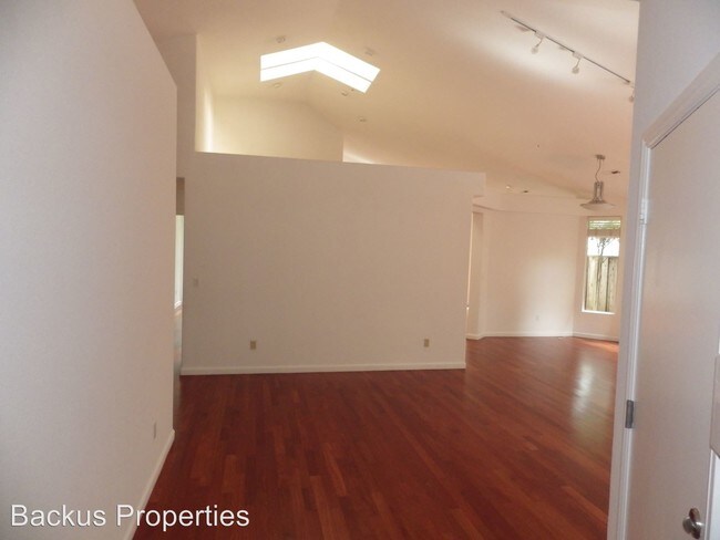 Foto del edificio - 3 br, 2 bath House - 17601 River Run Rd.