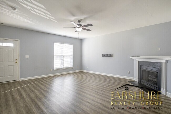 Building Photo - 8311 Tierra Del Sol Way