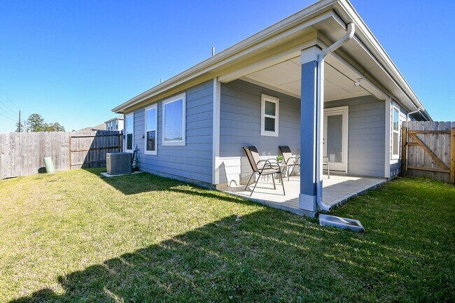 Building Photo - 6223 Topaz Pnes Trl