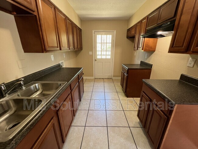 Building Photo - 4418 Davidcrest Dr